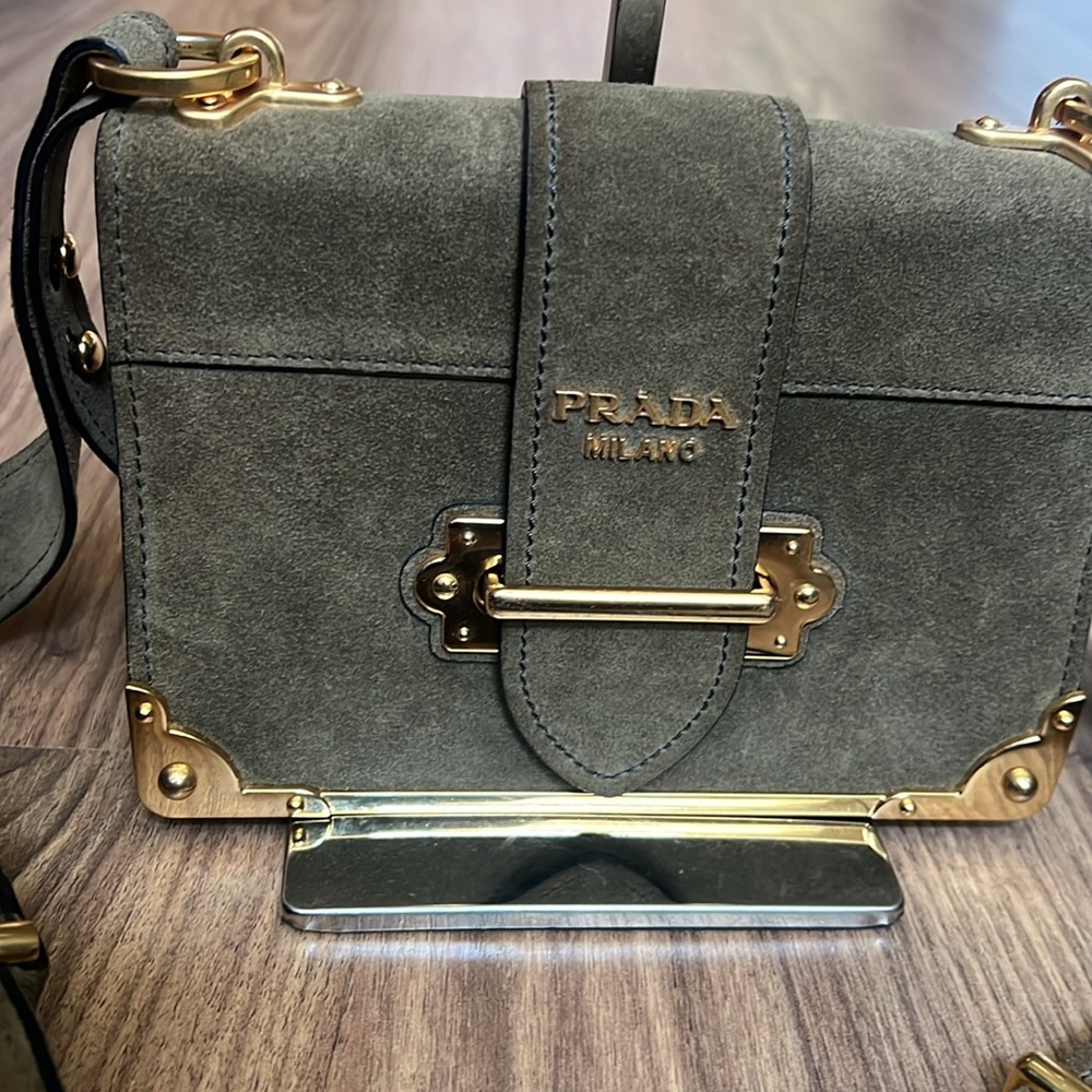 A223 - 💯 % authentic Prada Cahier shoulder bag - Picture 5 of 16